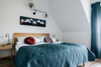 Apartment with Mountain View