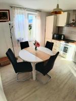 Apartment Enjoy life Makarska 2+2, center - Chambres d’hôtes Makarska