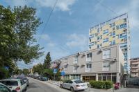 Too Sweet Apartment 1 - Bed and Breakfast
