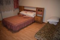 Dreibettzimmer mit eigenem Bad