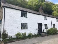 B&B Gwernymynydd - Historic 17th century farmhouse in Wales - Bed and Breakfast Gwernymynydd