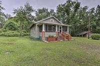 Renovated Home with Screened-In Patio on Hwy 90! - B&B