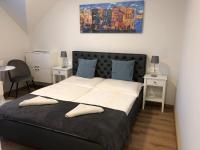 Deluxe Double Room with Side Sea View