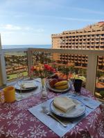 Estudio El Puerto - En el mismo centro de Fuengirola, primera línea de playa - B&B Fuengirola