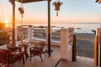 Tsampika's Beachfront House in Stegna - Bed and Breakfast Archangelos