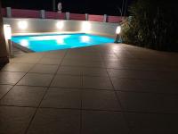 Helles Doppelzimmer mit Bad, Terrasse und Pool, seperater Eingang, Liznjan, Istrien - B&B Ližnjan