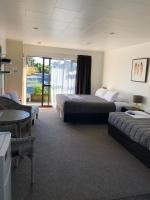 Studio (3 Adults)