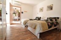 Zweibettzimmer mit Balkon