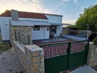 Holiday Home VINKO in rural area of Pirovac for 5 persons - Chambres d'hôtes Pirovac