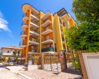 Appartamento con 1 Camera da Letto, Balcone e Vista Montagna