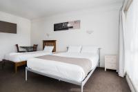 B&B Kyabram - Hurley's Bar & Bistro - Bed and Breakfast Kyabram