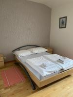 Camera Matrimoniale con Letto Supplementare