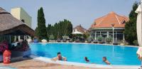 Mediterran Apartman with Pool - Chambres d’hôtes Siófok