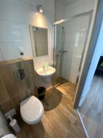 Driepersoonskamer met Badkamer