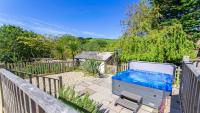 Streamways Nr Croyde - Large country cottage with valley views, Hot Tub option and private garden cabin, sleeps 12-16 - Ferienwohnung