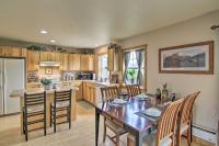B&B Emigrant - Airy Emigrant Townhome with Sweeping Mtn Views! - Bed and Breakfast Emigrant