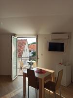 Zweibettzimmer mit Balkon