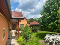 B&B Hajdúszoboszló - Apartman Dóra - Bed and Breakfast Hajdúszoboszló