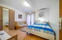 Apartamento de 1 dormitorio con balcón y vistas al mar