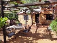 The Gate House, 2 storey Historic Accommodation with mod cons - Bed and Breakfast Hoddy Well