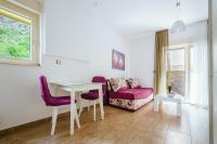 Estudio con vistas al jardín