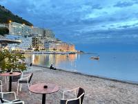 Front Row Sunset - B&B Rafajlovići