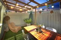 Tropicana Hideaway - B&B