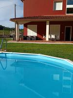 B&B Meis - Apartamento en bloque vivienda con piscina y barbacoa a 15 min de la playa - Bed and Breakfast Meis