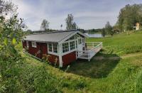 B&B Gustavsfors - Charming 2-Bed House at the lake close gustavsfors - Bed and Breakfast Gustavsfors