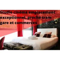 B&B Grenoble - R'Studio Ciné Salle 1 Hypercentre Grenoble - Bed and Breakfast Grenoble