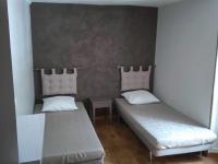 Standard Twin Room with Shared Bathroom