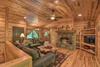 B&B Clarkesville - The Wishing Well Cabin with Pool Table and Firepit! - Bed and Breakfast Clarkesville