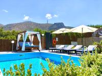 Villa Izabela Apartments with Private Pools - B&B