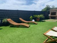 Hedonist-Luxury 2 bedroom apartment with private HOT TUB, garden and free parking - B&B Traù