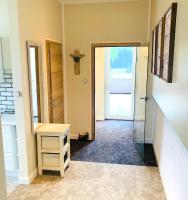 BESOTEL Mettmann- 20 Wohnungen 2 Standorte 35 Schlafzimmer 29 Badezimmer 52 Betten für 73 Gäste - Chambres d'hôtes Mettmann