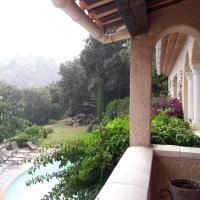 Suite Lit King-Size - Vue sur Piscine
