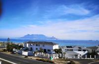 Seaside 3 bed unit with views - B&B