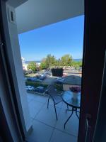 MIĘDZYZDROJE,BALTICUS PROMENADA GWIAZD 14, Apartament z odrębnym salonem i sypialnią z Widokiem na morze - Chambres d'hôtes Międzyzdroje