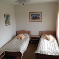 Zweibettzimmer mit Badewanne