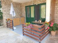 Apartment with Garden View