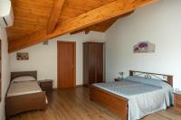 Deluxe Room (2 Adults + 1 Child)