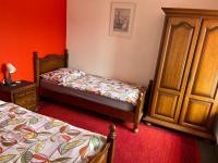 Doppel- oder Zweibettzimmer