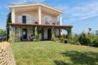 B&B Tirana - "Kasneci Residence" Countryside Villa with a pool - Bed and Breakfast Tirana