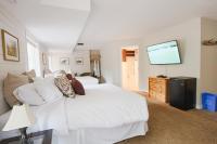 Queen Room with Garden View