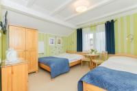 Dreibettzimmer mit eigenem Bad