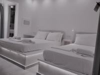 Studio (3 Adults)