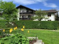 B&B Bernau am Chiemsee - Ferienwohnungen Irmengard - Bed and Breakfast Bernau am Chiemsee