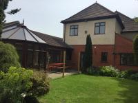 Toothbrush Rooms at Lattice Lodge - Guest Kitchen & EV Recharging - B&B Ipswich