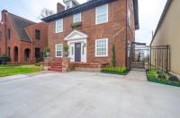 Unit 1 - Spacious & Renovated Apt Home in the City's Action - B&B
