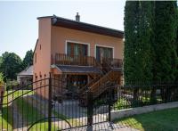Akácfa 13 Apartman - B&B